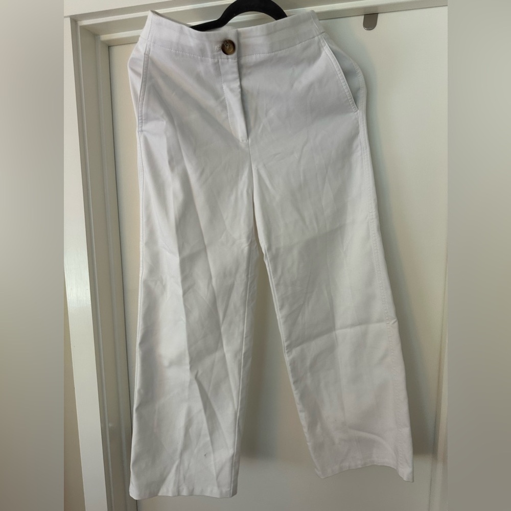 NWOT Ann Taylor Linen look cotton/polyester/2% spandex with cute button detail